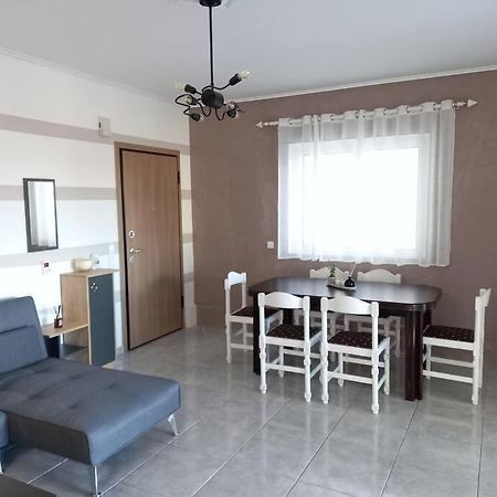 Άνετο Κεντρικό Διαμέρισμα Με 2 Υπνοδωμάτια Триполі Екстер'єр фото
